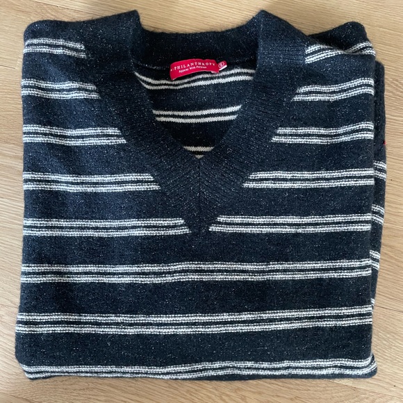 n : Philanthropy black and bone striped v-neck sweater size S - Picture 7 of 7